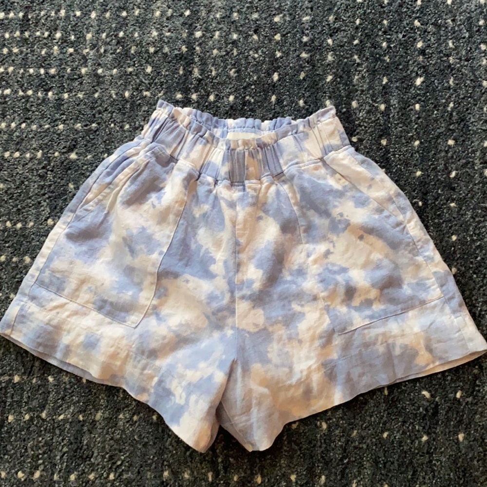 Women’s Abercrombie blue tie-dye paper bag shorts